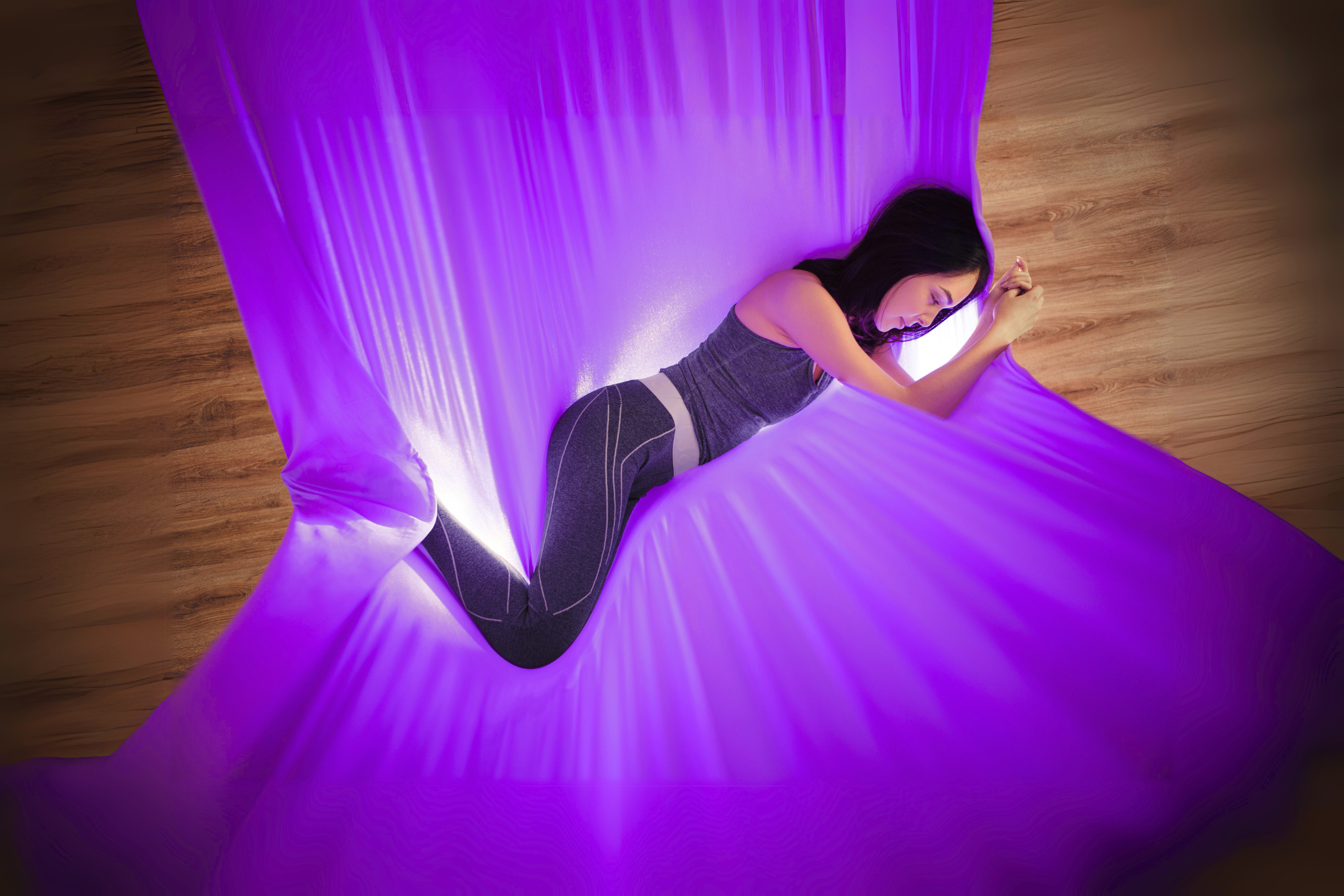 Aerial yogadoek uitrusting inclusief 2 verlengde riemen en deken montageset Aerial Yoga Towel Sensory Swing (Donkerpaars en Lichtpaars Aerial yogadoek uitrusting inclusief 2 verlengde riemen en deken montageset Aerial Yoga Towel Sensory Swing (Donkerpaars en Lichtpaars