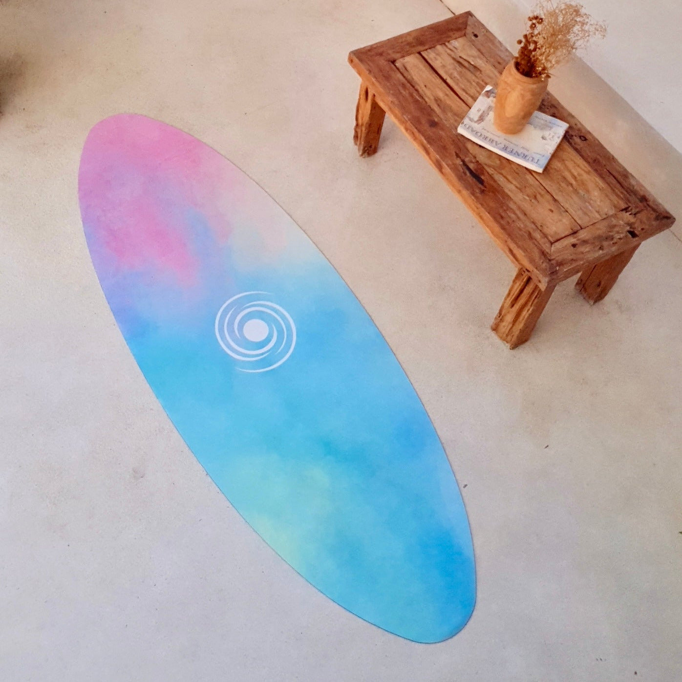 Ovale Yogamatte Rainbow von Yogalaxy als Dekoelement