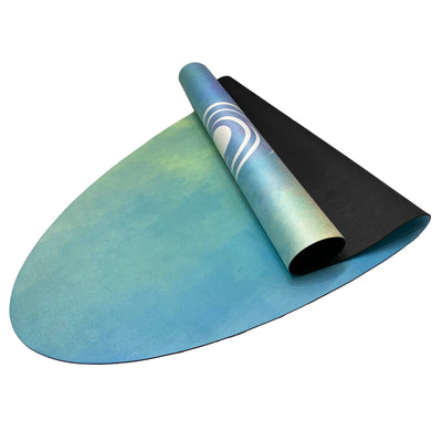 Ovale Yogamatte Rainbow von Yogalaxy aus rutschfestem Gummi